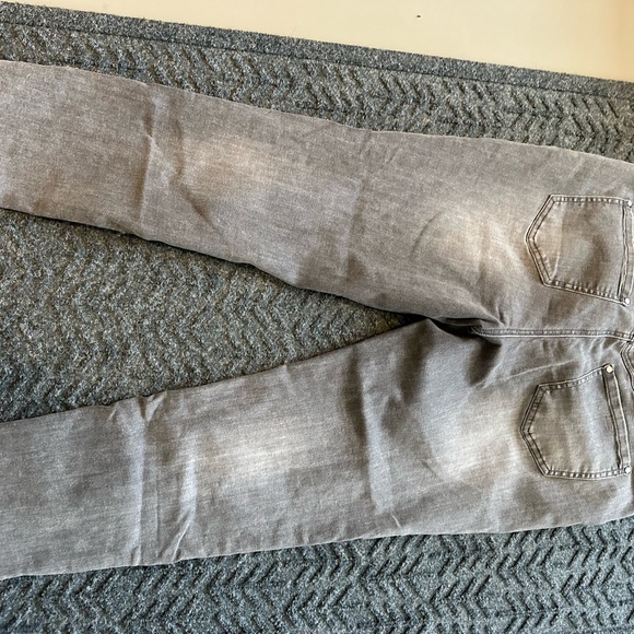 Laura petites - Picture 2 of 4